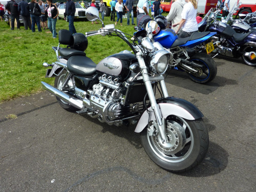 41_e9907ce8b65cadda679f4e77b3d558fa223e9eec.jpg